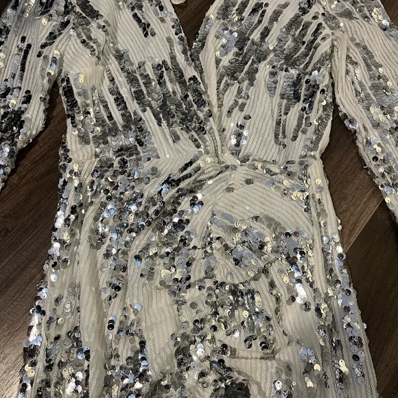 NWT size small sparkly body con dress white with silver sequins never used - Picture 2 of 5
